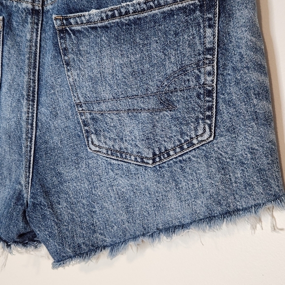 American Eagle Tomgirl distressed denim shorts 8 - Picture 3 of 16